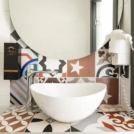 Pleasant Flat Near Hadrians Gate Antalya
